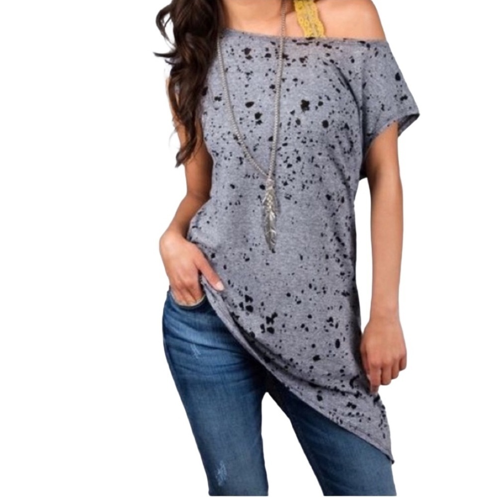 EVEREVE X Michael Stars Gray Asymmetrical T-Shirt with Black Spotted Burnout